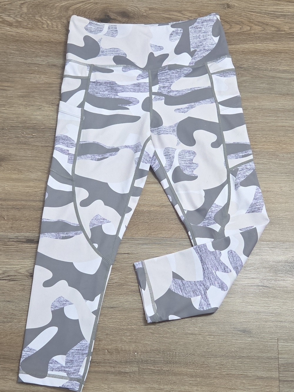 ZYIA Womans Gray & White Camo Leggings